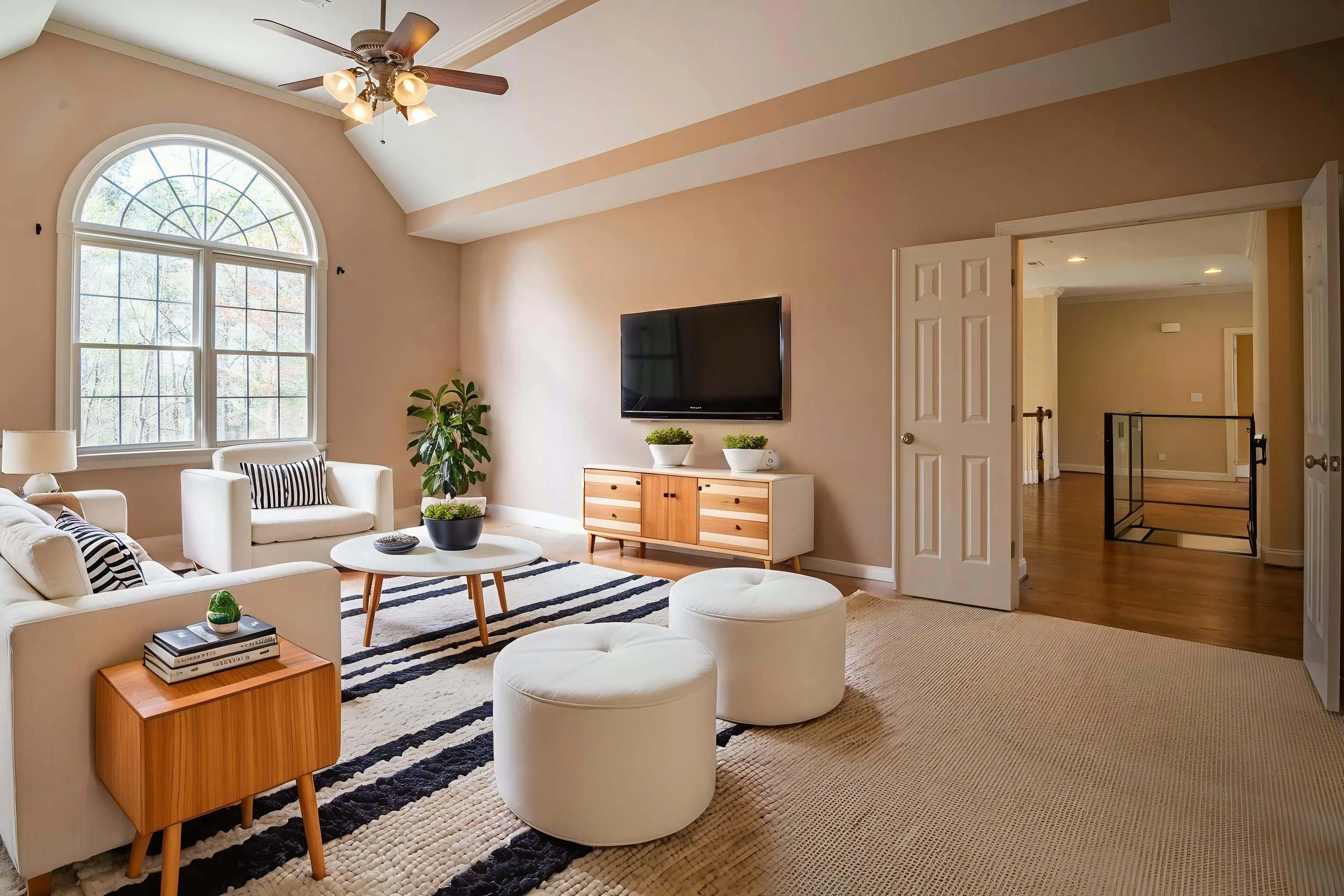 Virtually staged standard living room by Desiome